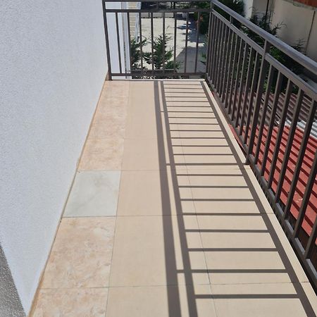 Demir Apartmani Donji Stoj Bagian luar foto
