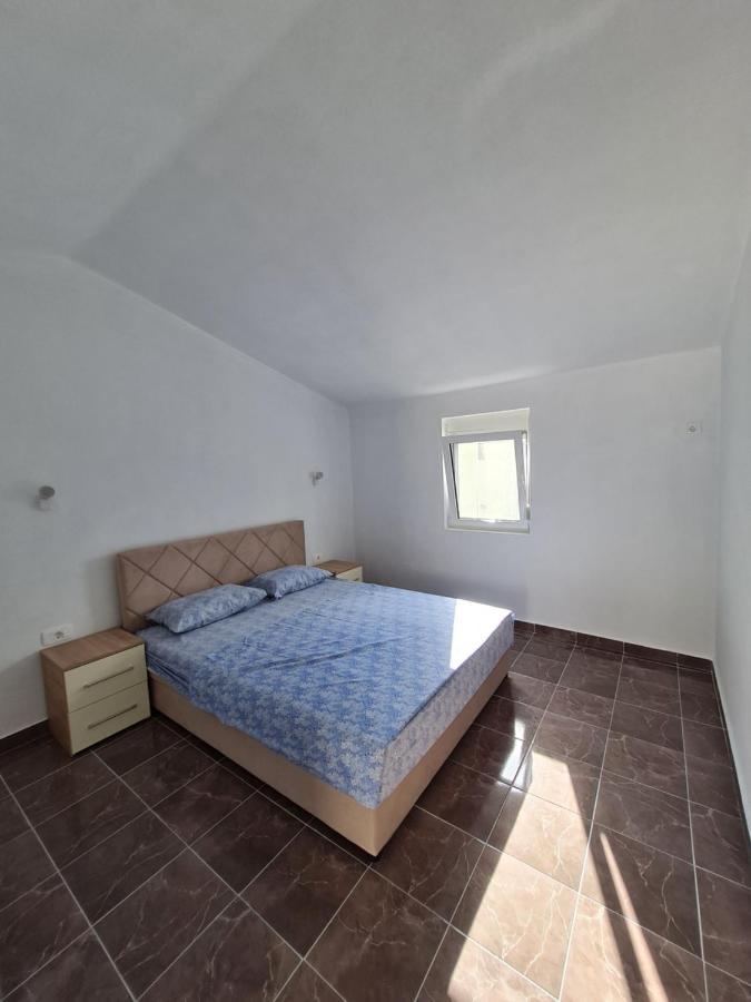 Demir Apartmani Donji Stoj Bagian luar foto