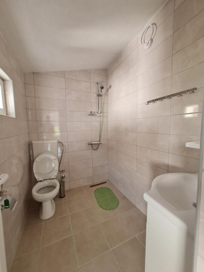 Demir Apartmani Donji Stoj Bagian luar foto