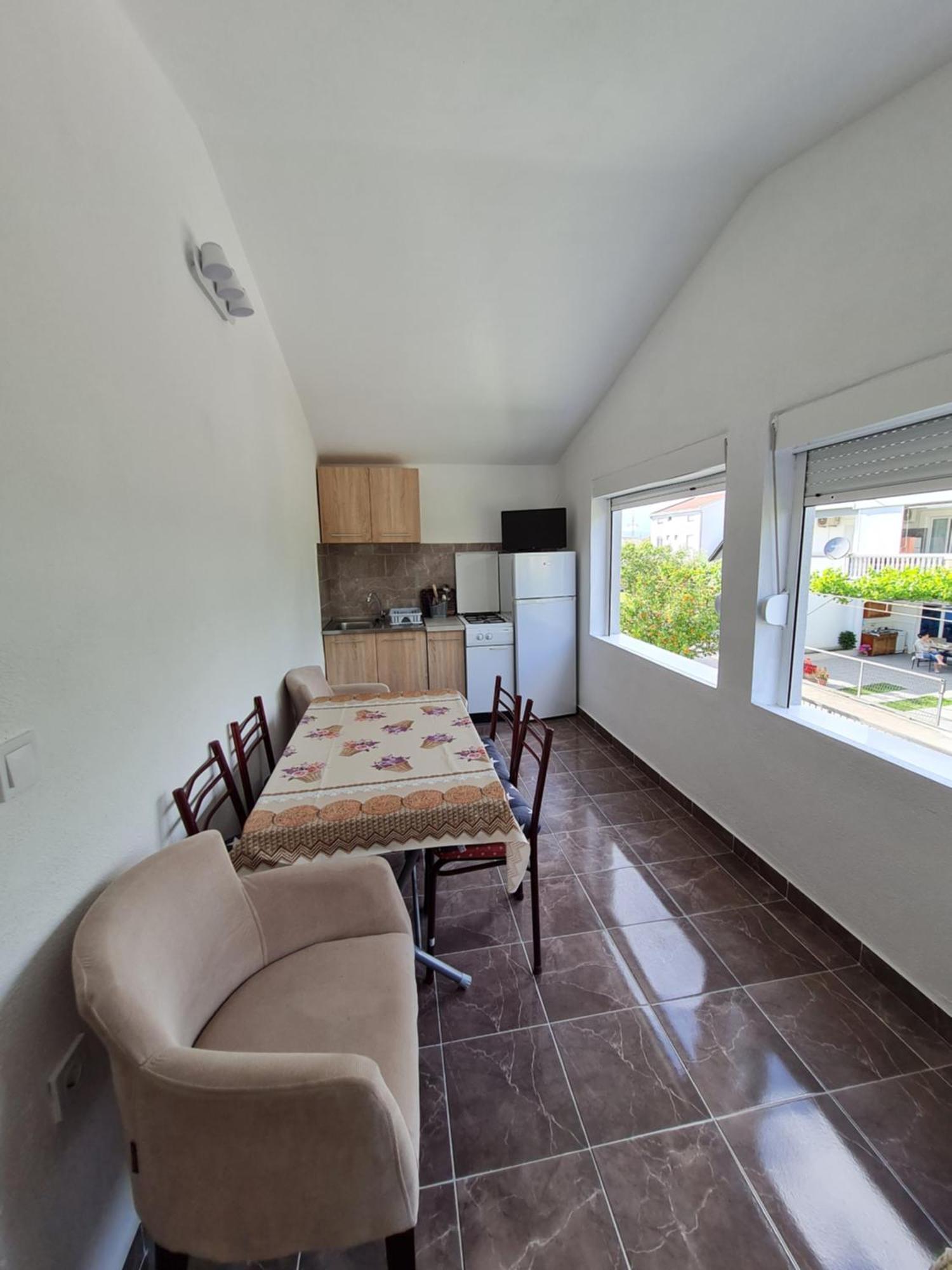 Demir Apartmani Donji Stoj Bagian luar foto